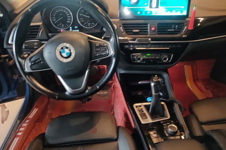 Used BMW 1 Series 2017 118i Sport Edition Center Console