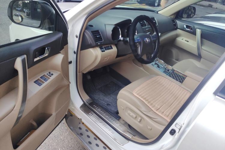 Used Toyota Highlander 2011 2.7L Two-Wheel Drive 5-Seater Sport Edition
