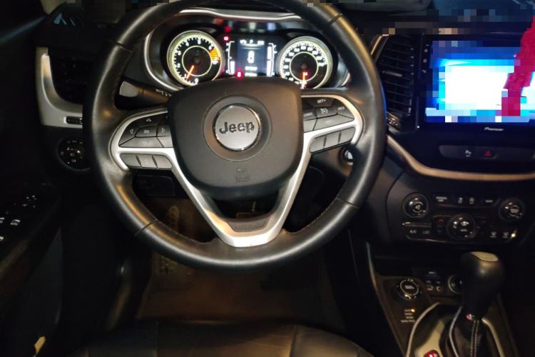 Used Jeep Cherokee 2016 2.4L Professional Smart Version