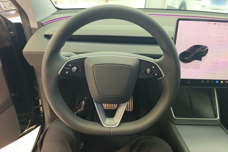 Used Tesla Model Y 2025 Rear-Wheel-Drive Version
