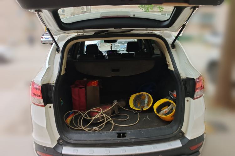 Used Dongfeng Aeolus AX7 2015 2.0L Automatic Zhiyi Trim Trunk