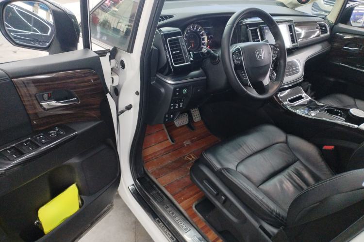 Used Honda Elysion 2016 2.4L Supreme Edition
