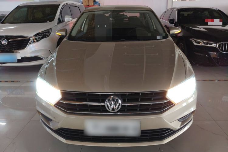 Used Volkswagen Bora 2016 1.6L Manual Fashion Edition
