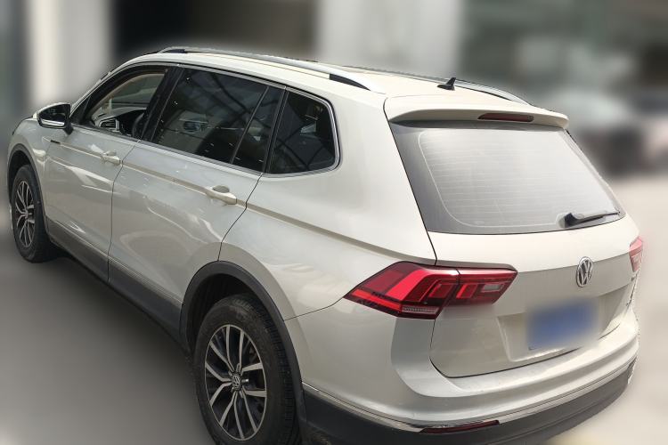 Used Volkswagen Tiguan L 2017 330TSI Automatic Two-Wheel Drive Luxury Edition Rear Left 45 Deg