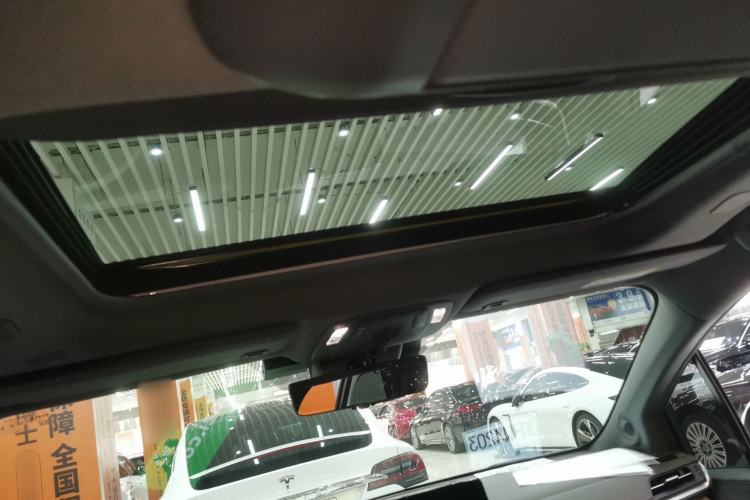 Used Toyota Granvia 2023 2.5L Hybrid Flagship VIP Edition