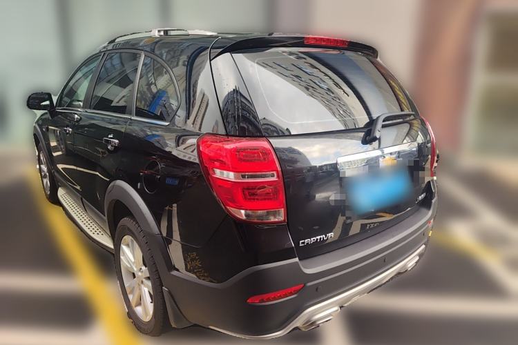 Used Chevrolet Captiva 2015 2.4L 4x4 Flagship Edition 7-Seater