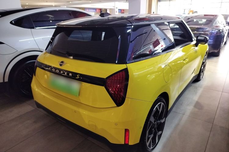 Used MINI Electric COOPER 2024 452km COOPER SE Artist
