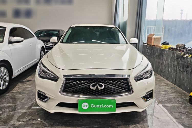 Used Infiniti Q50L 2018 2.0T Enjoyment Version China VI Standard
