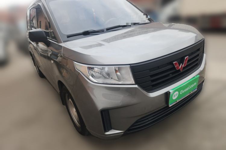 Used Wuling Hongguang PLUS 2019 1.5T Manual Standard Edition 5 Seats Front Right 45 Deg
