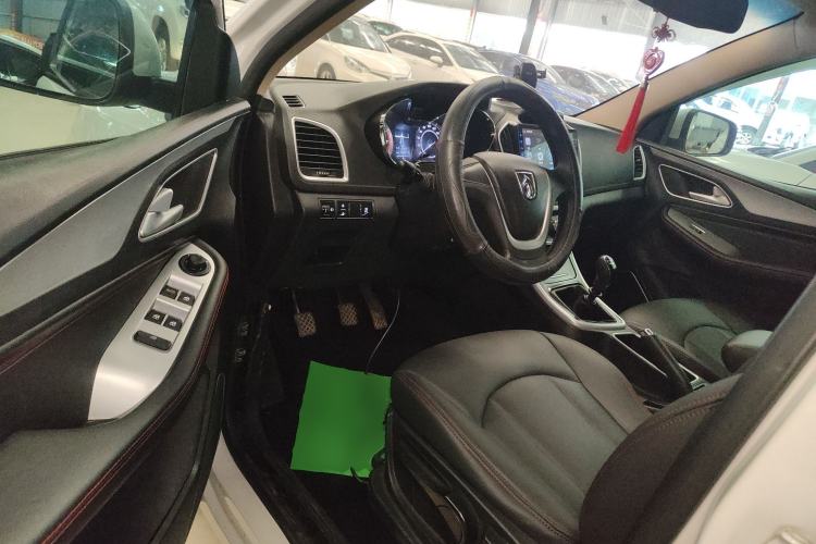 Used Baojun 560 2016 1.5T Manual Comfort Edition

