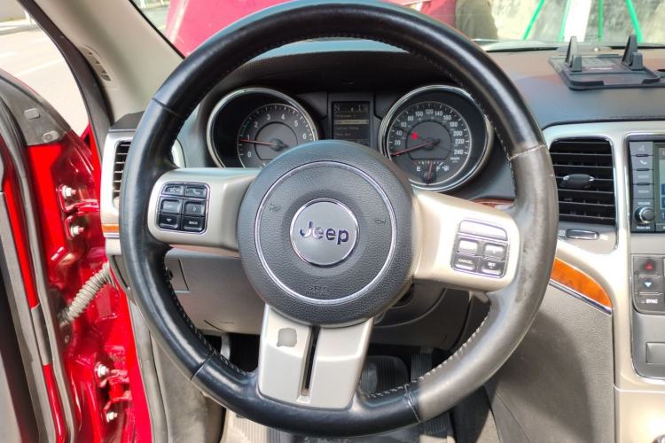 Used Jeep Grand Cherokee 2011 Revised 3.6L Luxury Edition