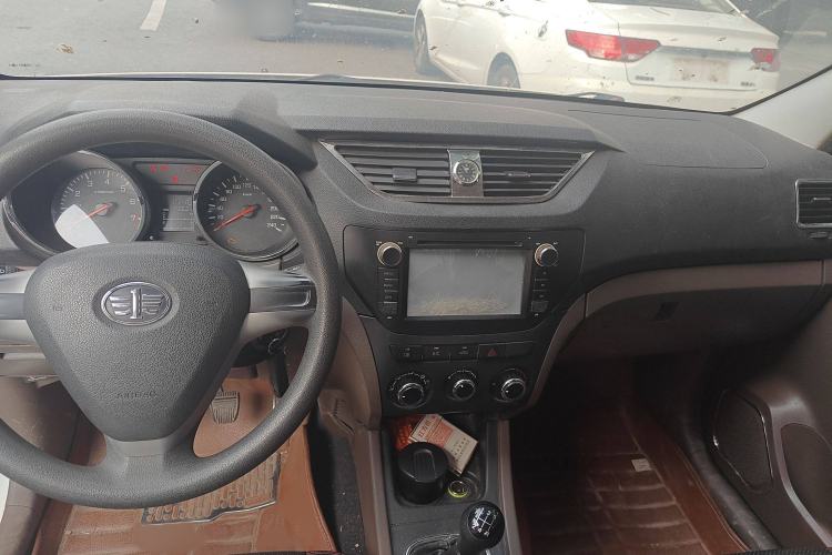 Used FAW Senya S80 2015 1.3L Manual 7-Seater Standard Edition
