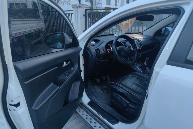 Used Kia Sportage R 2011 2.0L Manual Two-Wheel Drive GL Trim Driver Seat