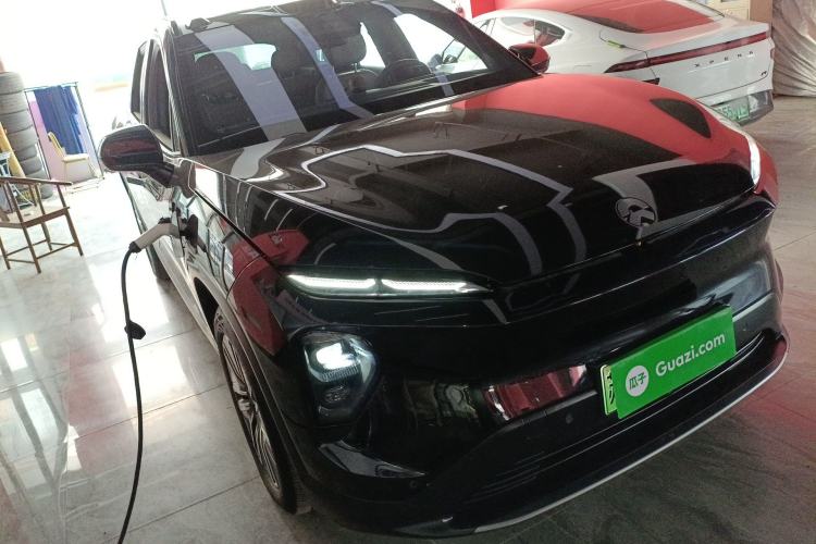 Used Nio ES7 2022 75 kWh Front Right 45 Deg