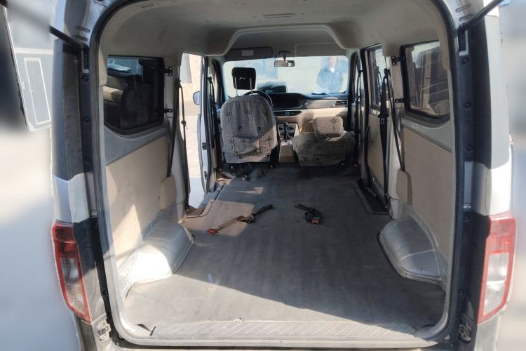 Used CHANGAN KUAYUE Xing V3 2023 1.3L Gasoline Comfort Model 5-Seater Passenger Vehicle Trunk