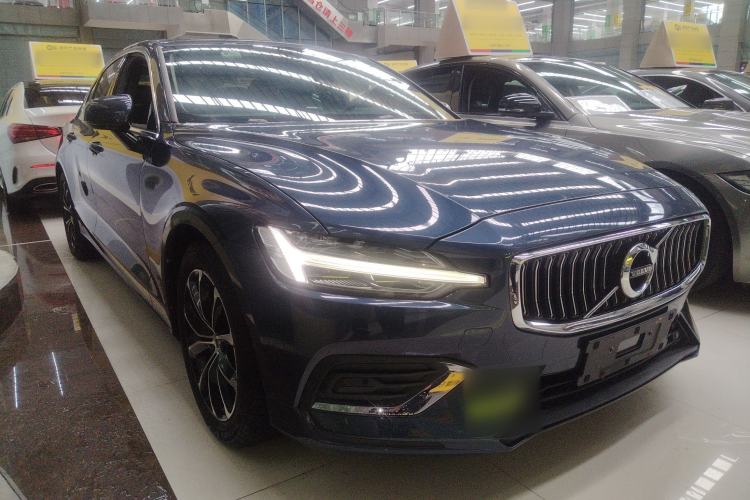 Used Volvo S60 2021 T4 Zhiyi Luxury Edition
