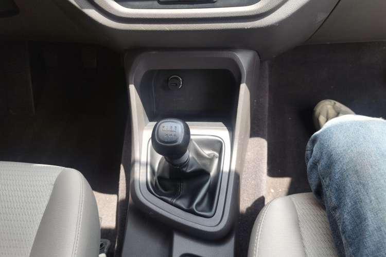 Used Wuling Hongguang V 2019 1.5L Jingqu Version China VI LAR