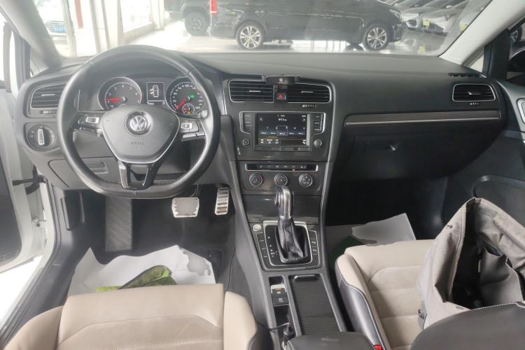 Used Volkswagen Golf 2017 230TSI Automatic Luxury Million-Vehicle Commemorative Edition