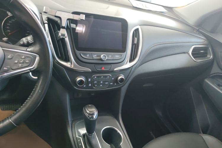 Used Chevrolet Equinox 2018 535T Automatic YuJie Edition Audio And AC Panel