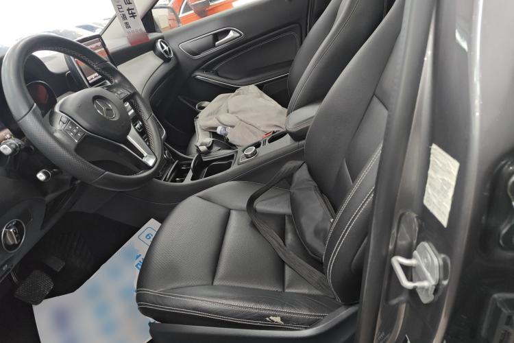 Used Mercedes-Benz GLA 2015 GLA 200 Fashion Model
