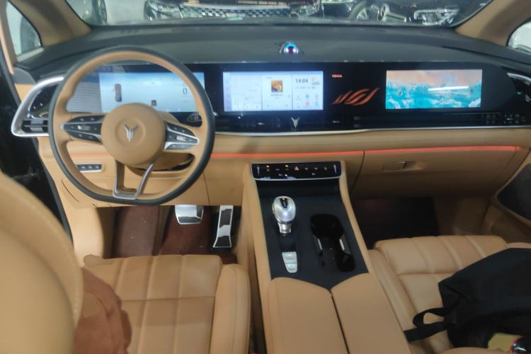 Used VOYAH Dream 2024 PHEV Extended-Range Premium Edition
