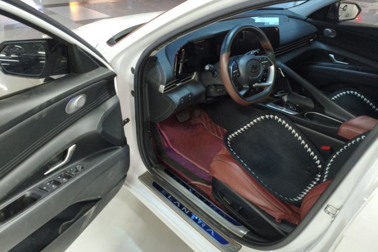 Used Hyundai Elantra 2022 1.5L CVT LUX Prestige Edition
