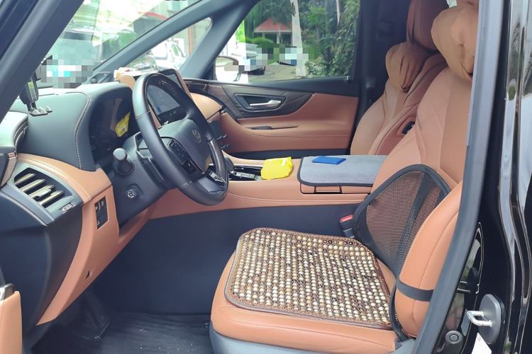 Used Toyota Alphard 2024 Dual-Engine 2.5L Deluxe Edition