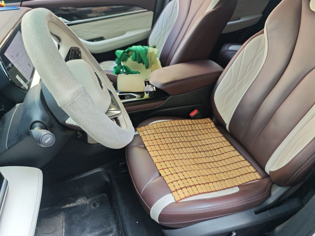 Geely Auto Monjaro L 2021 2.0TD DCT EVO Two-Wheel Drive Prestige Version — снимка 15