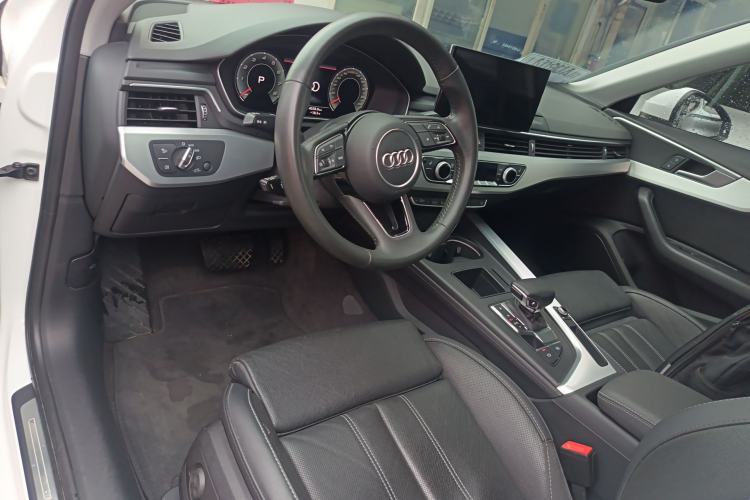 Used Audi A4L 2020 40 TFSI Luxury Dynamic Model Center Console