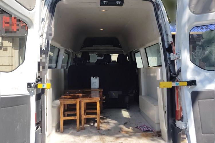 Used Ford Transit 2017 2.0T Diesel Multi-Function Commercial Vehicle Mid-Drive Mid-Roof China V Standard