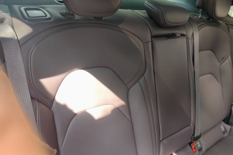 Used Xiaomi Auto SU7 2024 Four-Wheel Drive Ultra-Long Range Advanced Intelligent Driving Max Edition Left Rear Seat