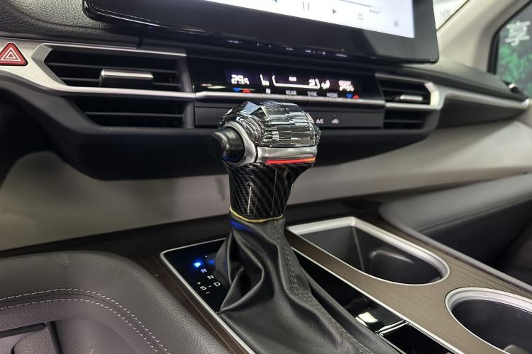 Used Toyota SIENNA 2023 2.5L Hybrid Comfort Edition Interior 4