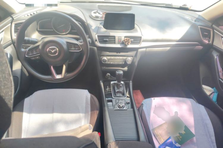 Used Mazda 3 Axela 2017 Hatchback 1.5L Automatic Luxury Model Emission Standard China V Center Console