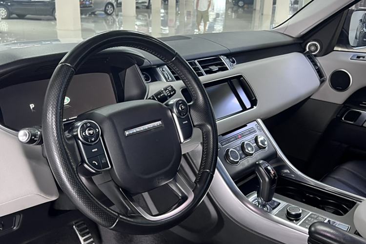 Used Land Rover Range Rover Sport 2014 3.0 SC V6 HSE DYNAMIC
