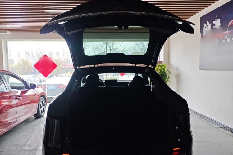 Used Tesla Model Y 2025 Rear-Wheel-Drive Version
