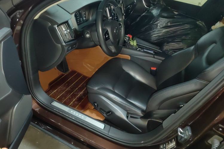 Used Volvo S90 2018 T4 Zhiyuan Edition
