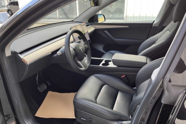 Used Tesla Model Y 2022 Rear-Wheel-Drive Version

