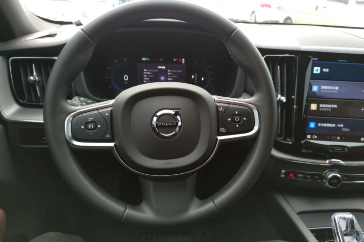 Used Volvo XC60 2024 B5 4x4 Smart Luxury Edition