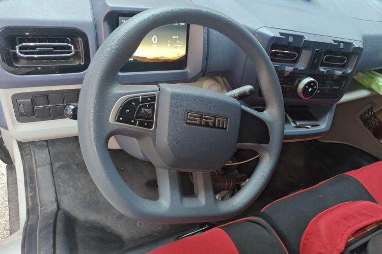 Used SRM New Energy E3 2025 Fudi 310KM Practical Passenger Vehicle Steering Wheel