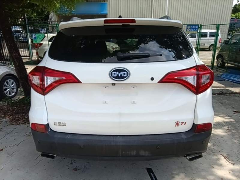 Used BYD Song 2016 GaiShi Edition 1.5TI Manual Elite Model — 5