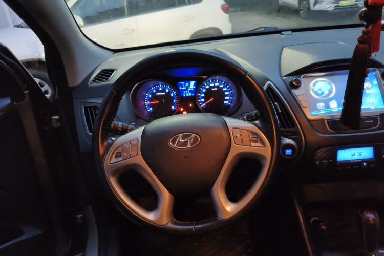 Used Hyundai ix35 2015 2.0L Automatic 2WD Smart Type China IV
