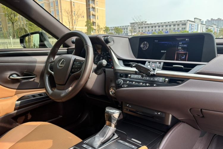 Used Lexus ES 2020 260 Excellence Edition
