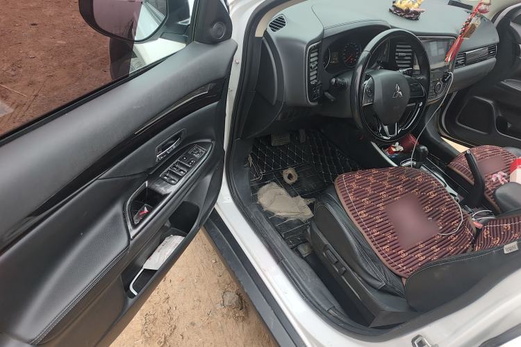 Used Mitsubishi Outlander 2018 2.0L Two-Wheel Drive Glory Edition 5 Seats