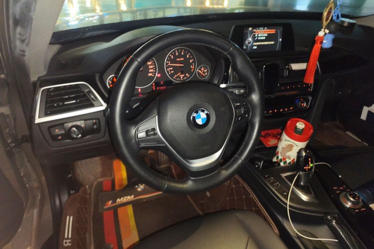 Used BMW 3 Series 2016 320Li Ambition Model
