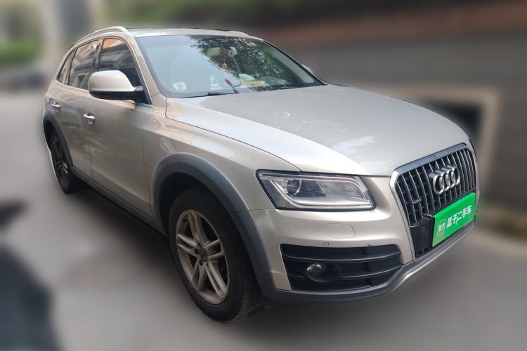 Used Audi Q5 2018 Collector's Edition 40 TFSI Technology Model
