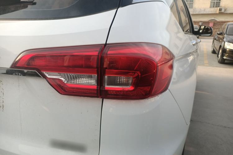 Used Haval M6 2018 1.5T Manual Two-Wheel Drive Elite Model Exterior 3