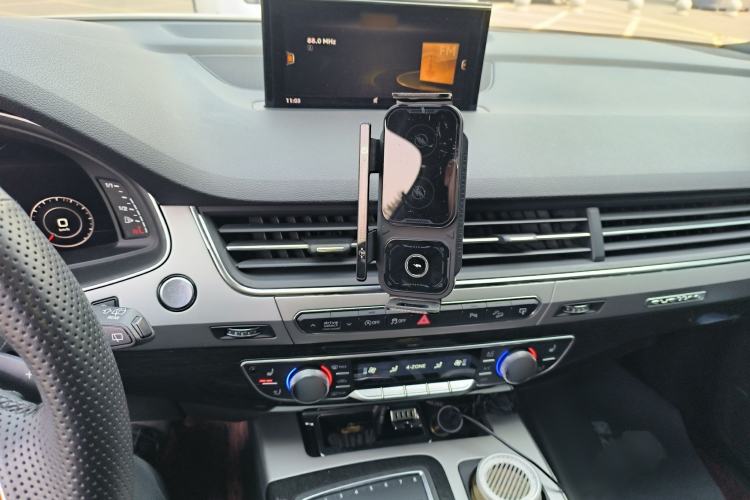 Used Audi Q7 2016 45 TFSI Technology Edition Audio And AC Panel