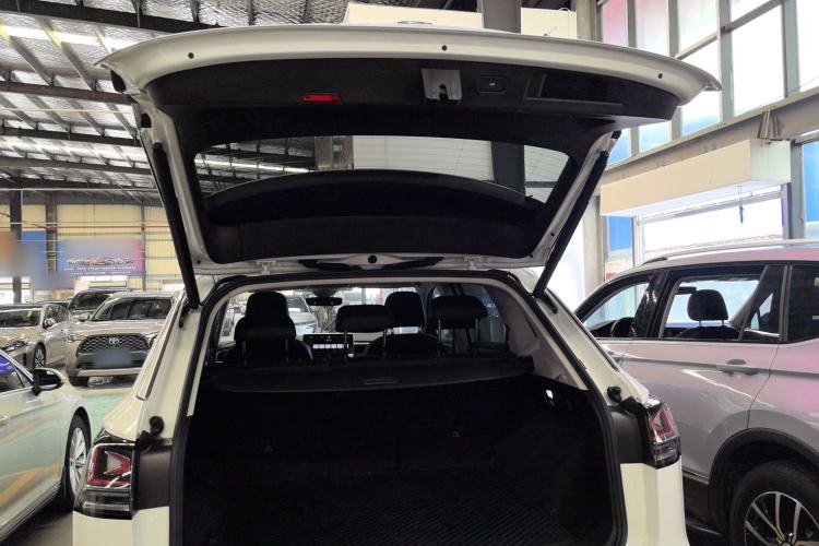 Used Volkswagen Tayron 2024 300TSI Two-Wheel-Drive Luxury Plus Advanced Version Trunk