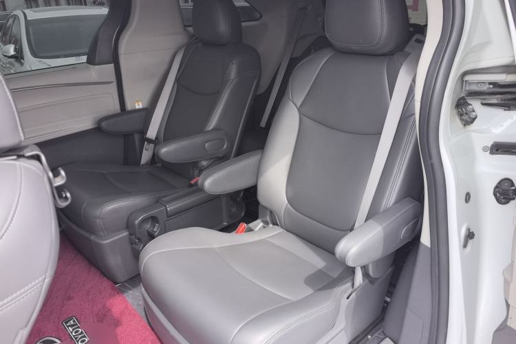 Used Toyota SIENNA 2023 2.5L Hybrid Comfort Edition Left Rear Seat