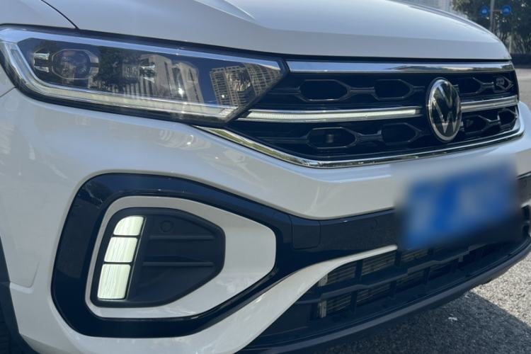 Used Volkswagen T-ROC 2024 300TSI DSG Two-Wheel-Drive Chen Guang Edition
